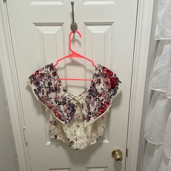 Off the shoulder floral blouse - Picture 1 of 3